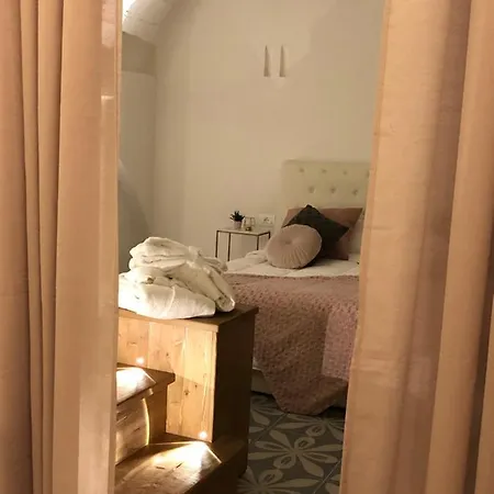Nenetta & 4* 莫诺波利